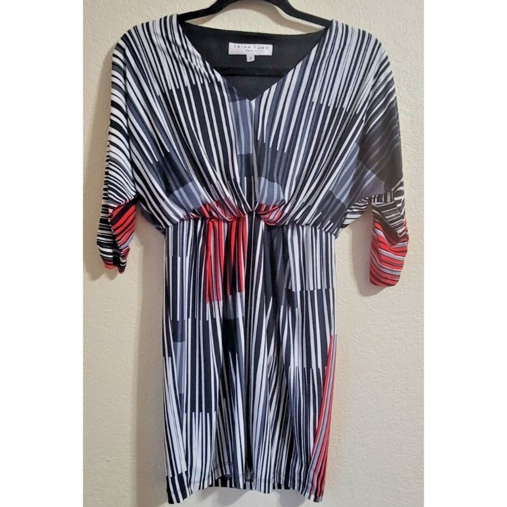Trina Turk Mini Dress SZ 0 Stripe Abstract Black White Red V-Neck Short Sleeve